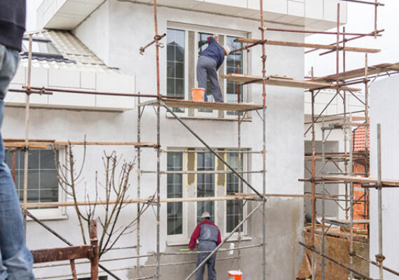 Fogynak a betöltetlen állások, nehéz hónapok várnak a gazdaságra!